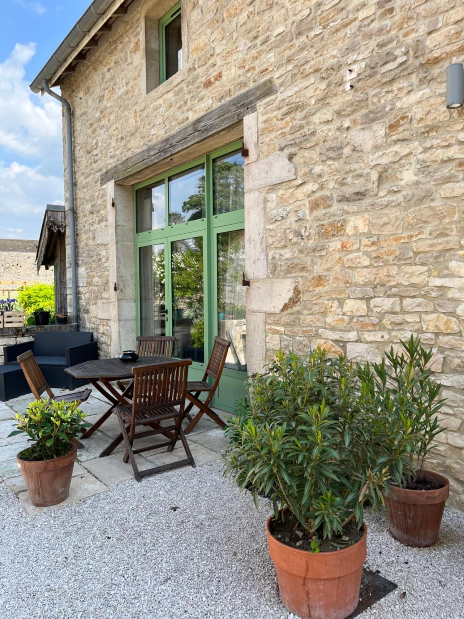 Le Gite De Tassigny Meursault Bagian luar foto